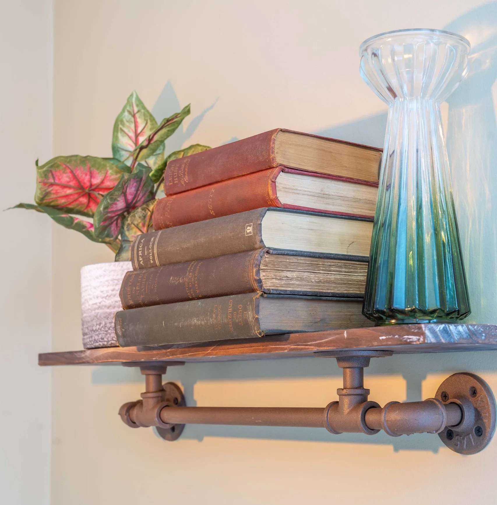 Hartford Hall Twin Room. Books on Shelf
